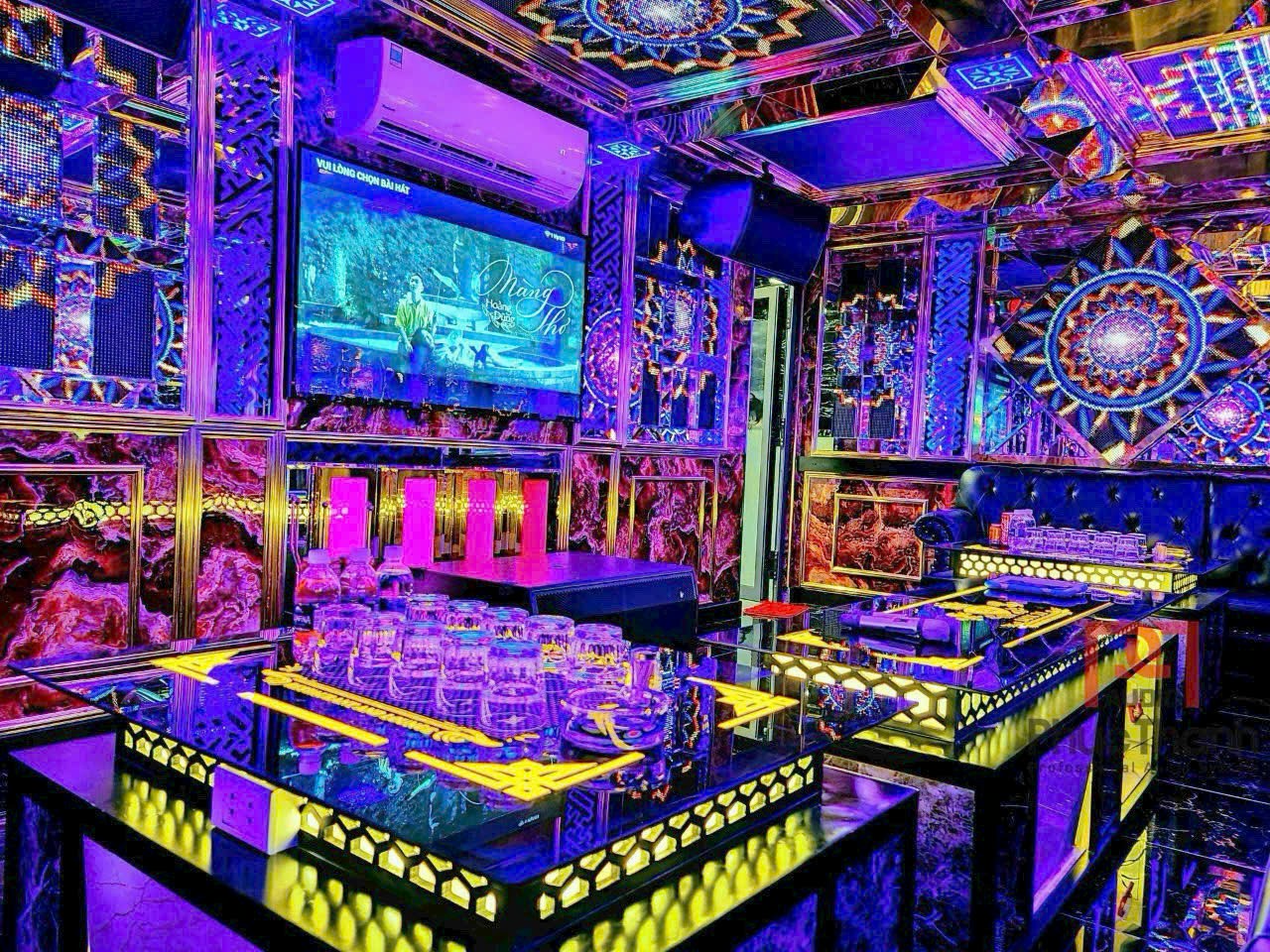 Bất Động Sản Dòng Tiền Quận 1: Nhà Hàng Karaoke & Hotel Bùi Thị Xuân - Thu Nhập 12,000$/tháng